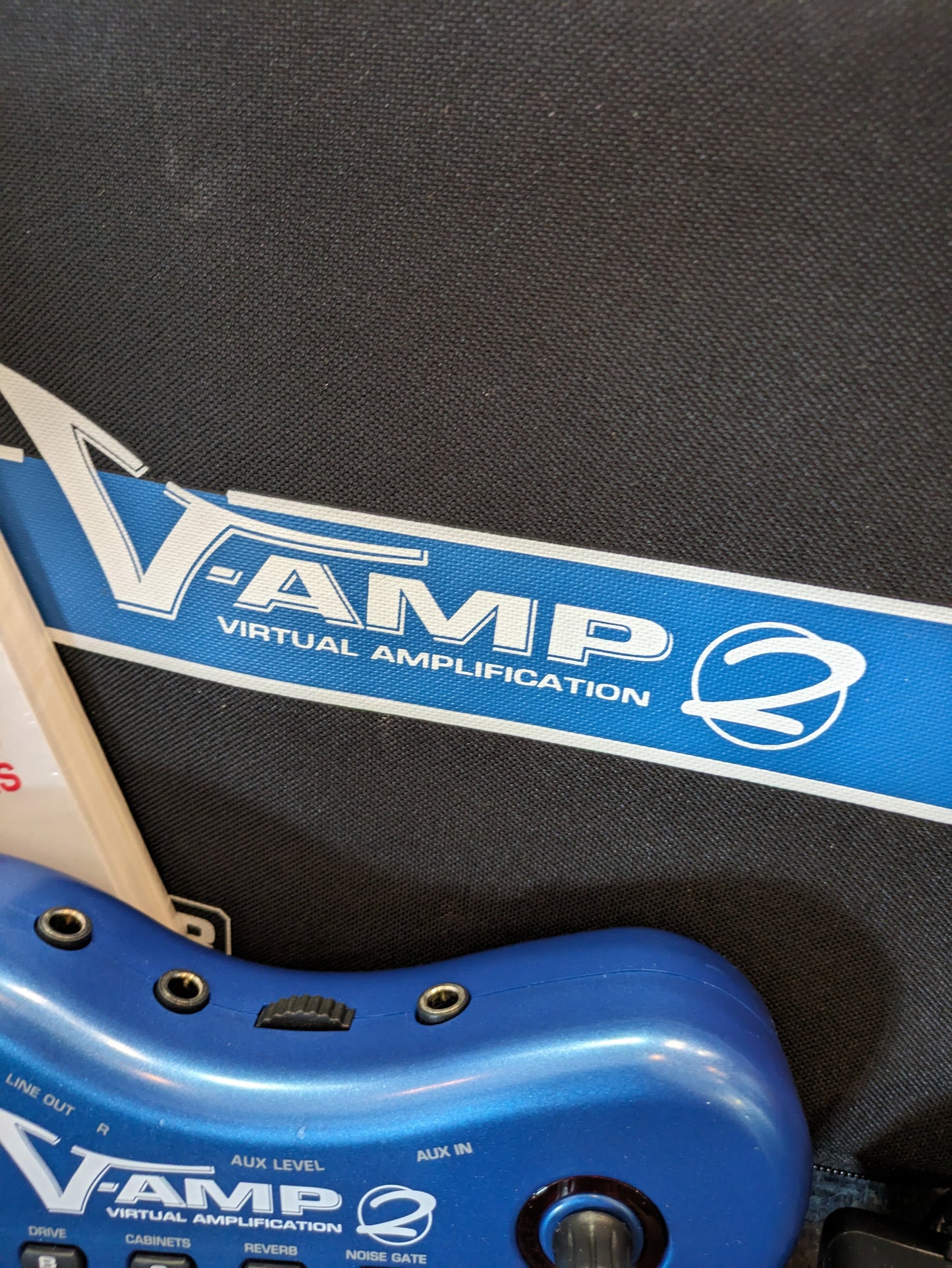 Behringer V-AMP 2 Guitar Amp Modeling Pod 2001 (Bag/Power/Footswitch/Box) #L0138880153