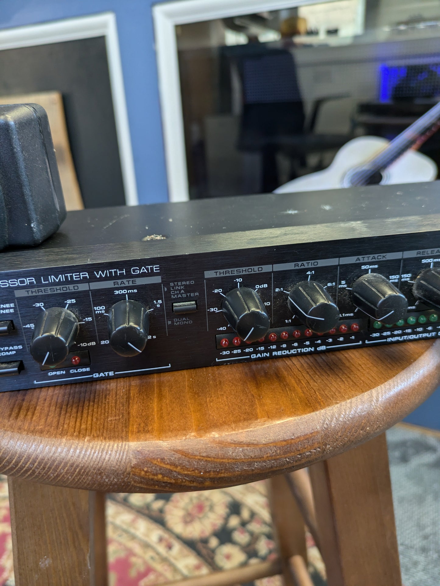 Alesis 3630 Dual-Channel Compressor / Limiter with Gate w/Power Supply #CL002031101478